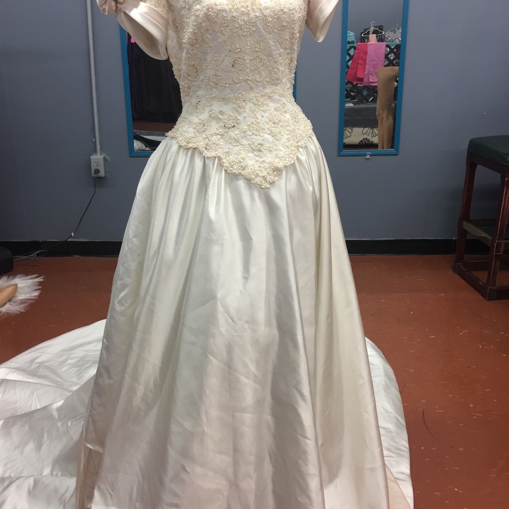 Wedding gown